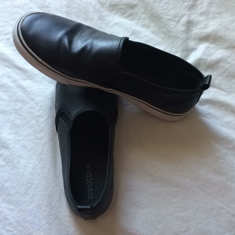 Black Pleather Slip On Flats by Divided